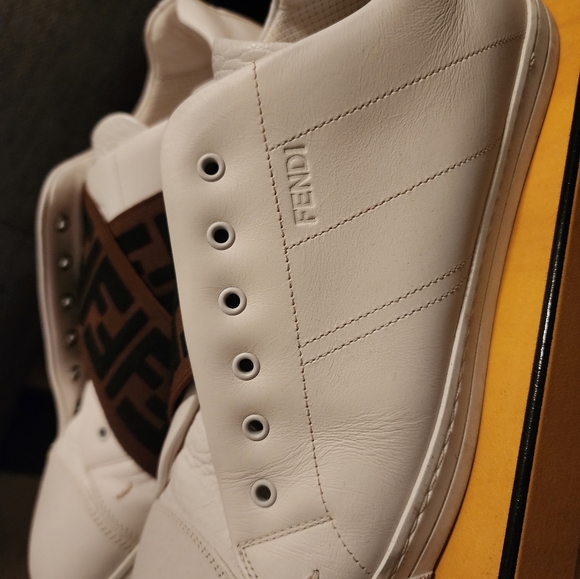 Fendi - Picture 3 of 4